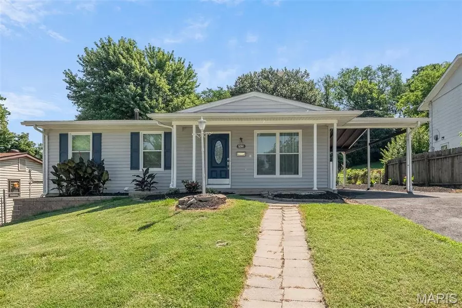 5288 Ville Rosa LN, Hazelwood, MO 63042
