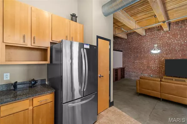 St Louis, MO 63101,1113 Washington AVE #403