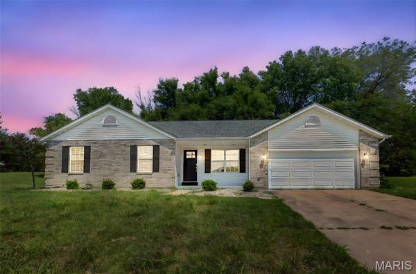 25 Clark DR, Fairview Heights, IL 62208