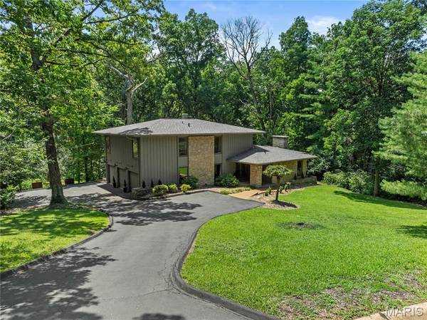 Town And Country, MO 63141,925 Mason Wood DR
