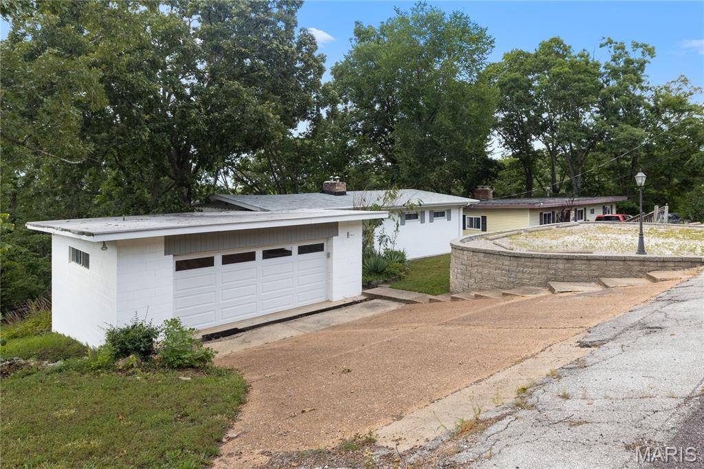 8449 Ridge RD, Cedar Hill, MO 63016