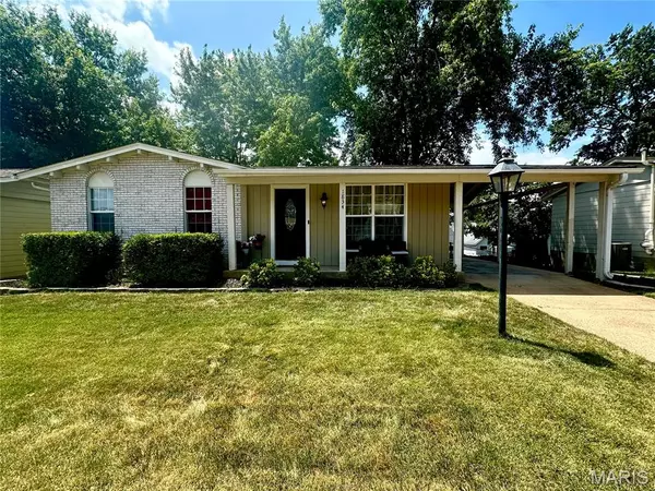 1834 San Lucas LN, Fenton, MO 63026