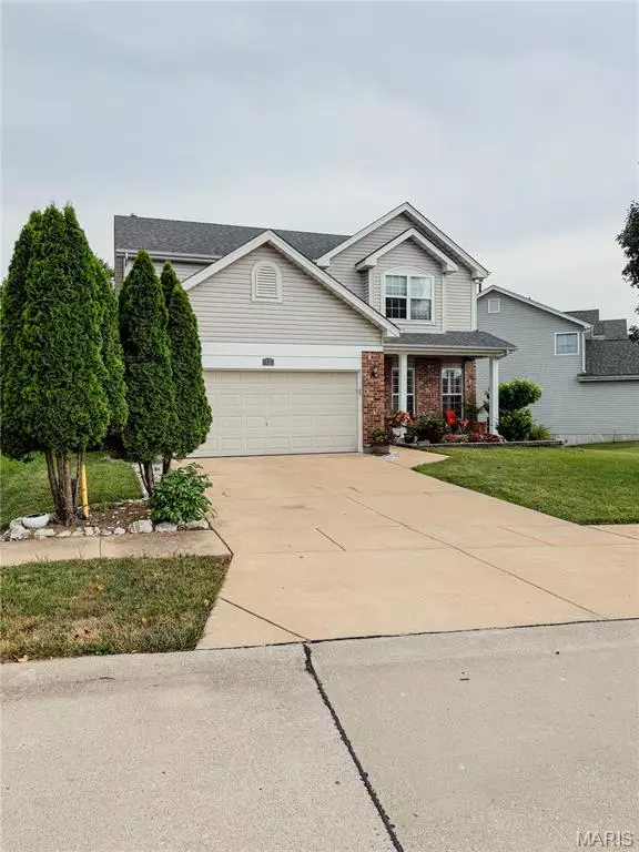 12 Compass Pointe CT, St Louis, MO 63129