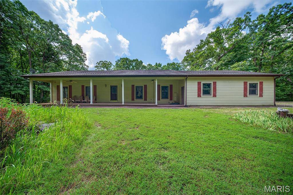 1074 Boone Woods TRL, Augusta, MO 63332