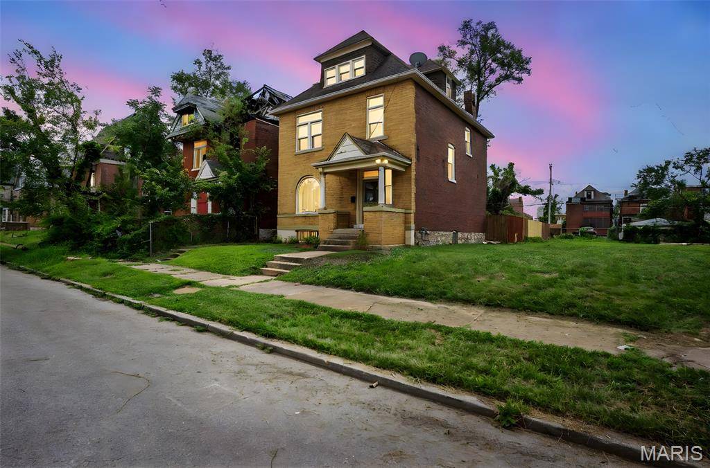 5036 Cabanne AVE, St Louis, MO 63113