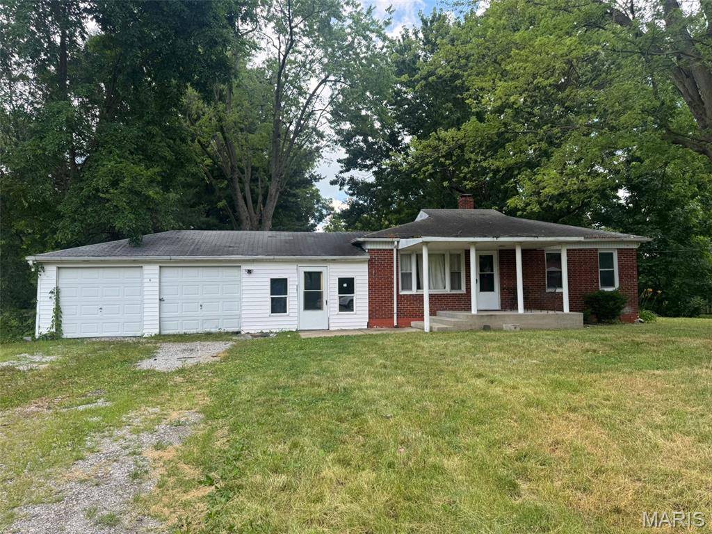 6 Maple DR, Caseyville, IL 62232
