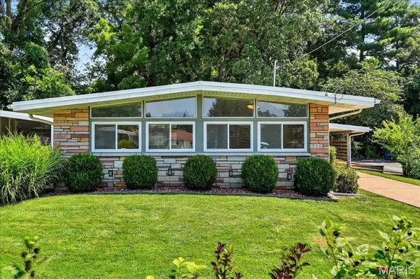 2134 East DR, St Louis, MO 63131