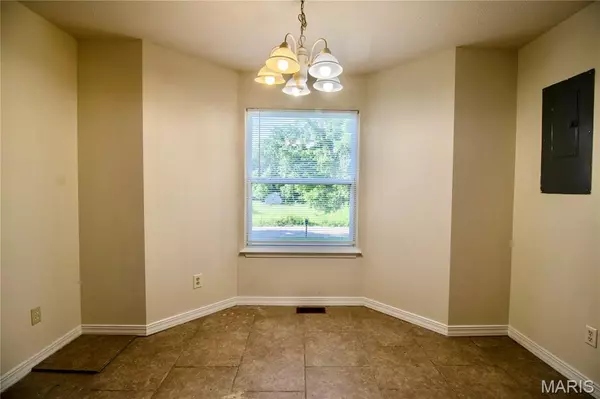 Lebanon, MO 65536,868 East ST
