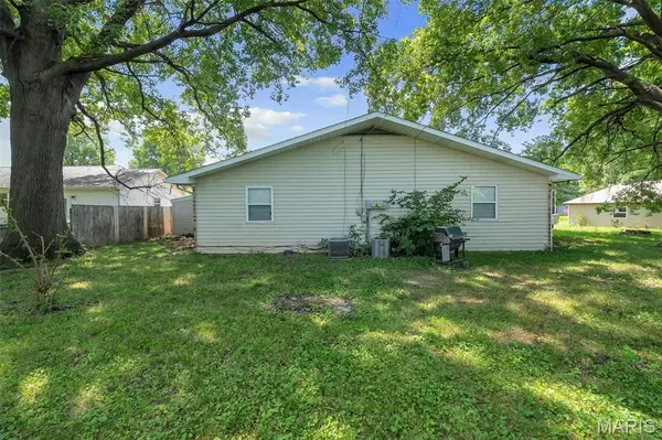 Belleville, IL 62226,202 Liberty DR