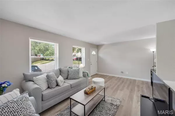 Ballwin, MO 63011,164 Burtonwood DR