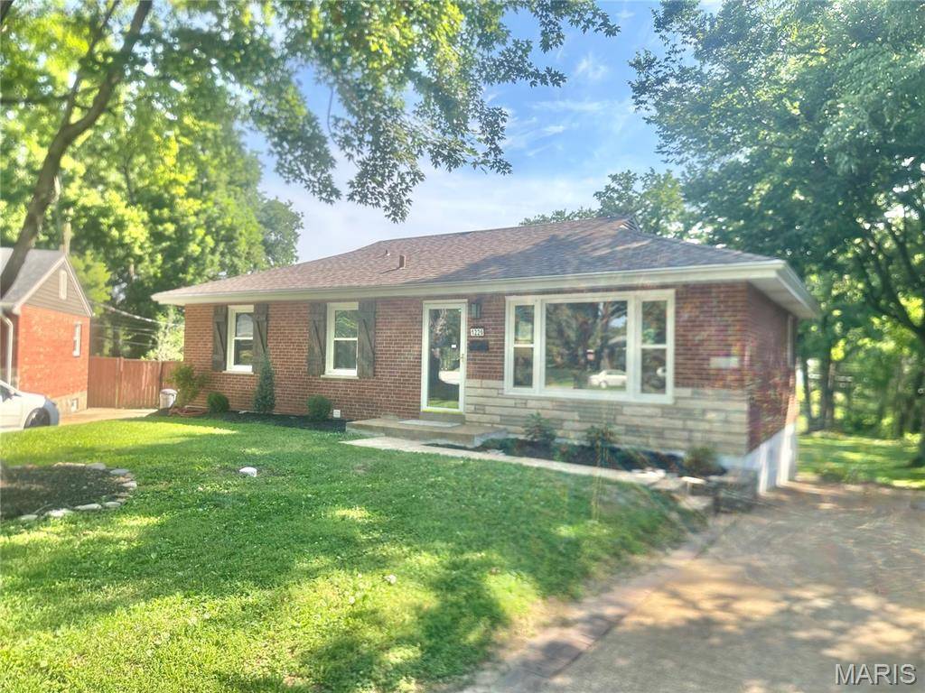 1226 Oakleaf DR, St Louis, MO 63119