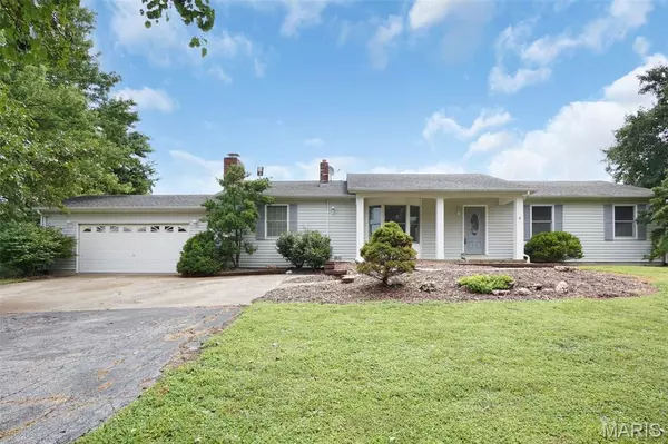 5522 Fairfield LN, Washington, MO 63090