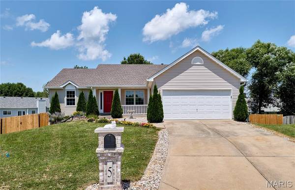 5 Sapphire CT, O'fallon, MO 63366