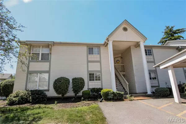 761 Sugar Glen DR #5, St Peters, MO 63376