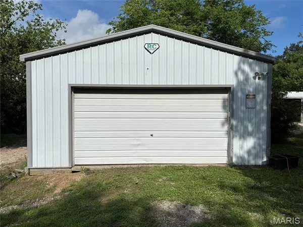 Dow, IL 62022,15133 Newbern RD