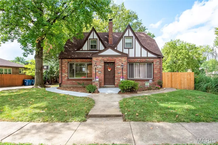 9211 Niles PL, Affton, MO 63123