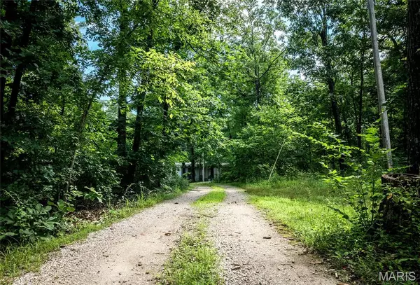 Bourbon, MO 65441,184 Murray LN