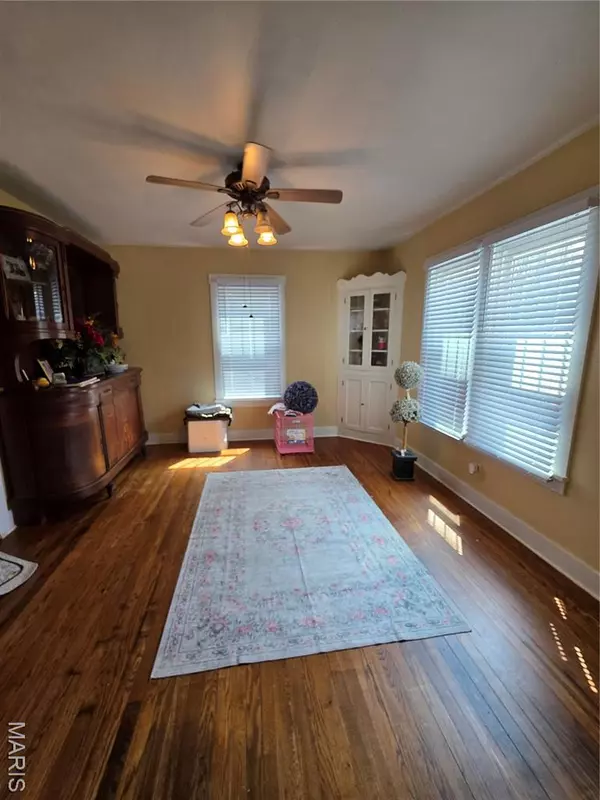 Nashville, IL 62263,207 W Lebanon ST W