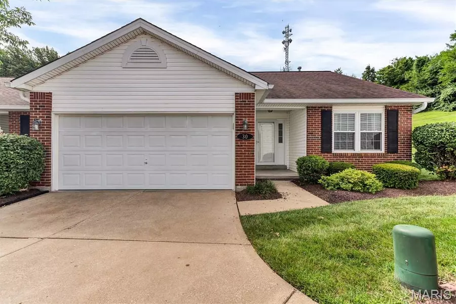 30 Hill Ridge CT #14, St Charles, MO 63303