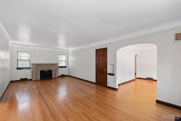 St Louis, MO 63119,554 N Laclede Station RD