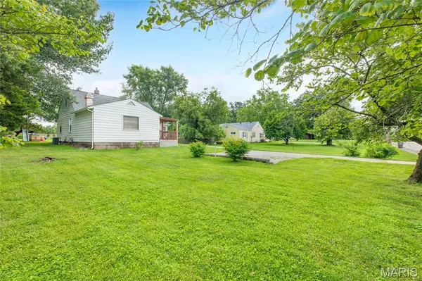 Godfrey, IL 62035,5681 Humbert RD