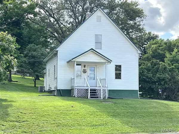 Hillsboro, IL 62049,1306 Vandalia RD