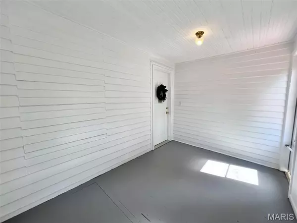 Hillsboro, IL 62049,1306 Vandalia RD