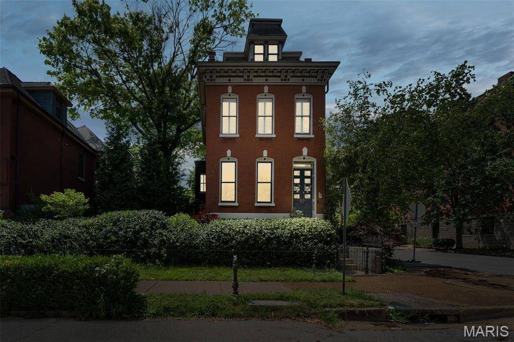 2401 S 13th ST, St Louis, MO 63104