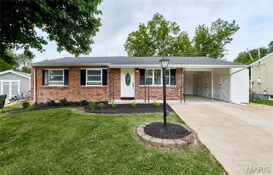 8 Jane CT, Maryland Heights, MO 63043