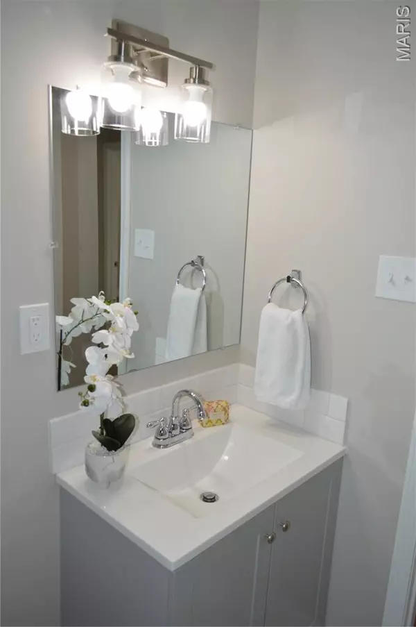 St Louis, MO 63134,8501 Frost AVE