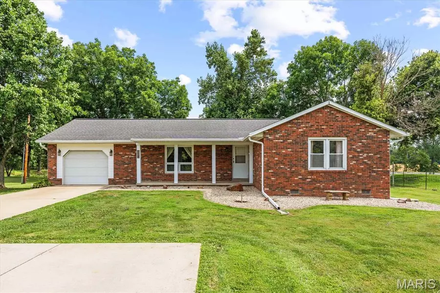 3910 State Route 15, Freeburg, IL 62243