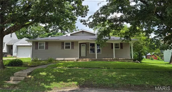 515 W Washington, Greenville, IL 62246
