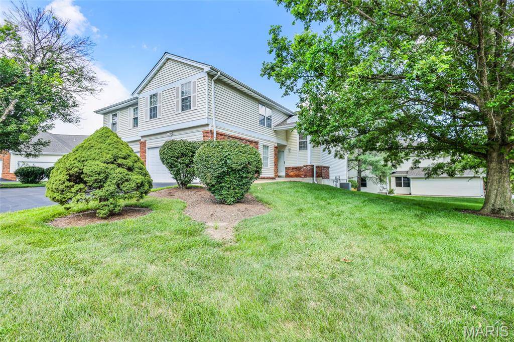 13001 King Arthur LN, St Louis, MO 63146