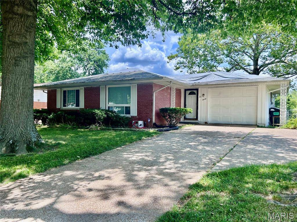 20 Potomac DR, Fairview Heights, IL 62208