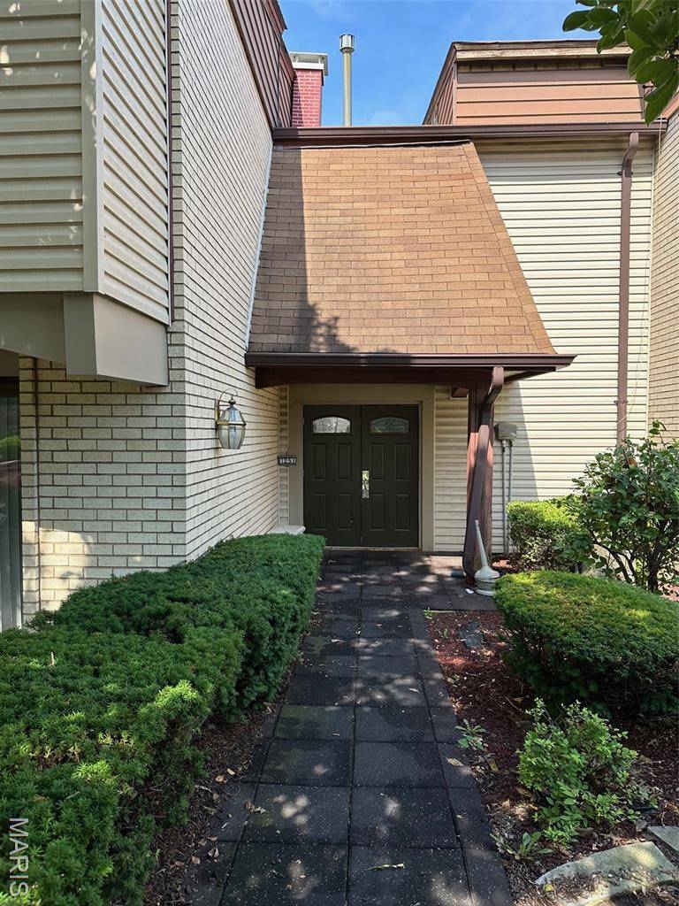 1251 Guelbreth LN #308, St Louis, MO 63146