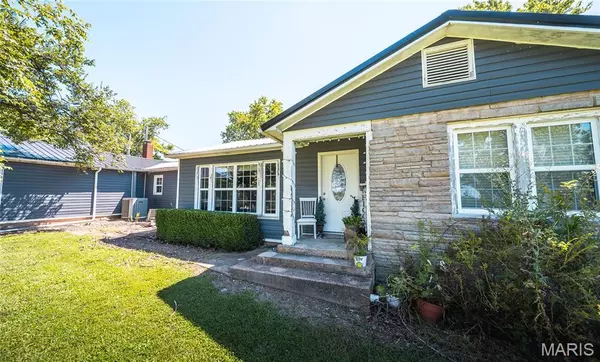 Raymondville, MO 65555,374 N Highway 137