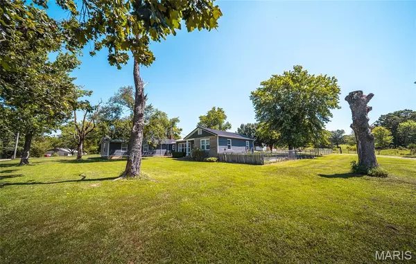 Raymondville, MO 65555,374 N Highway 137