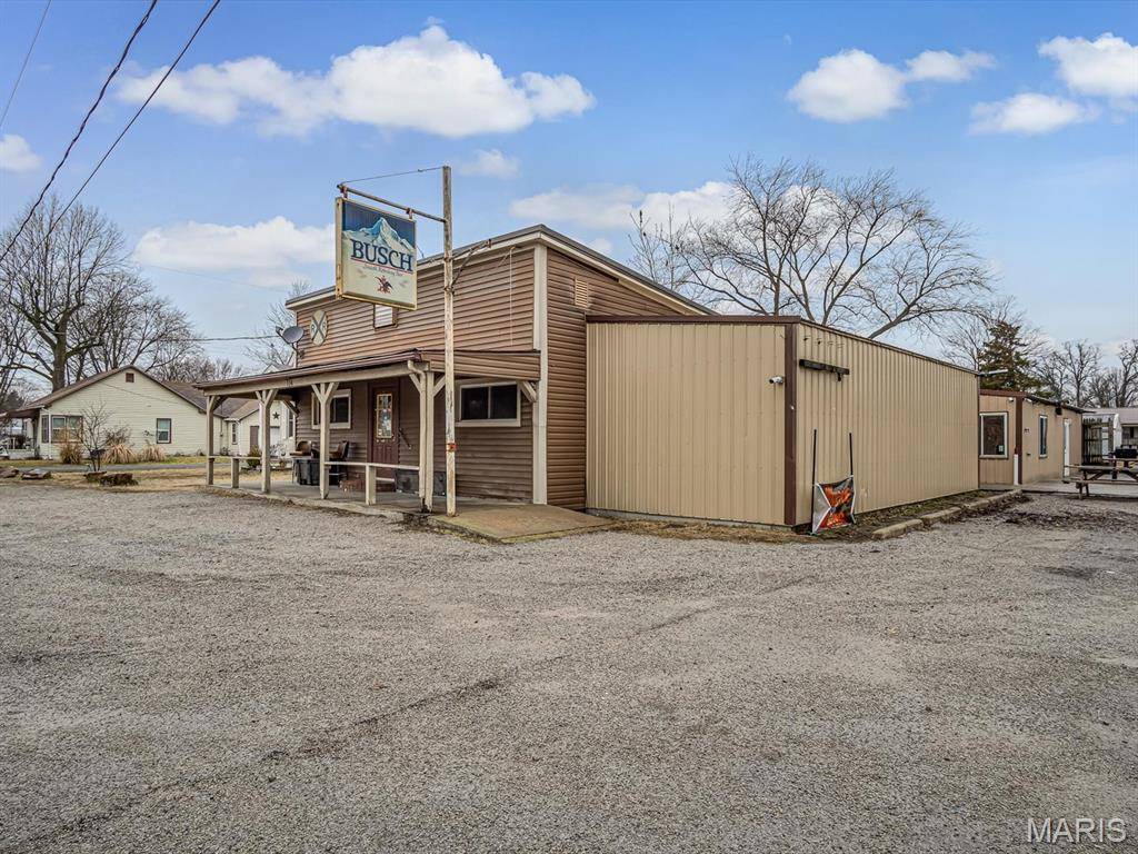114 Russell St., Willisville, IL 62997