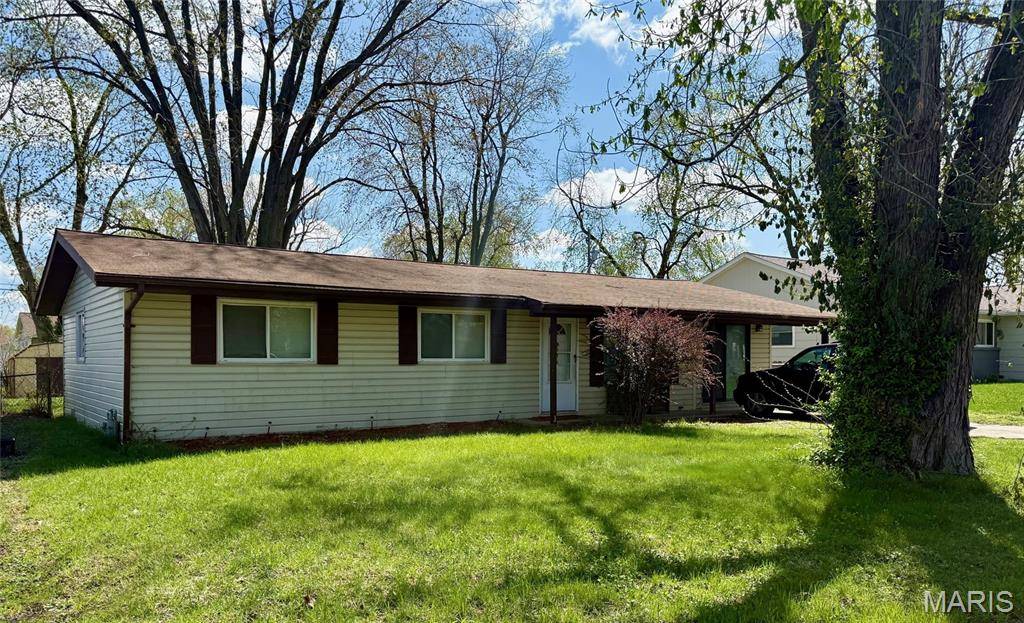 6200 Old Collinsville RD, Fairview Heights, IL 62208