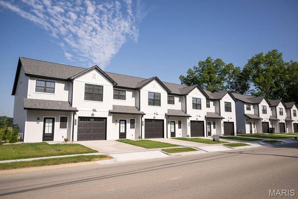 149 S 10th ST #B, Mascoutah, IL 62258