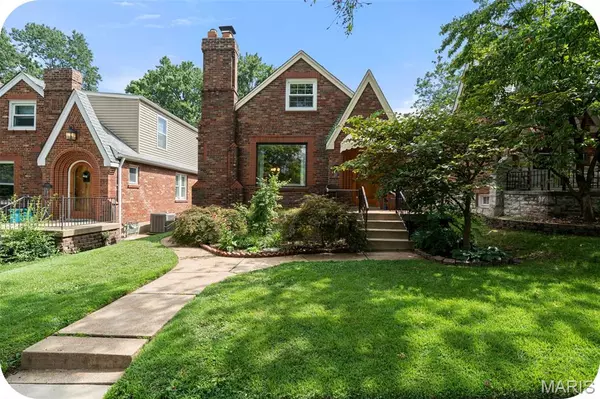 6570 Lindenwood PL, St Louis, MO 63109