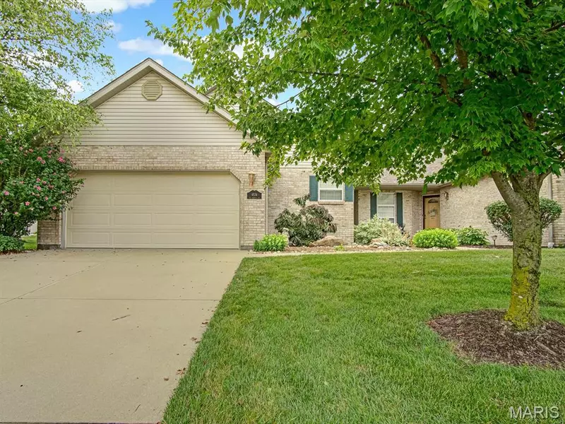 4574 Elk Meadows LN, Smithton, IL 62285