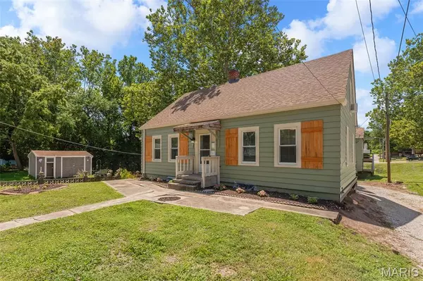 Alton, IL 62002,1708 Lucille AVE