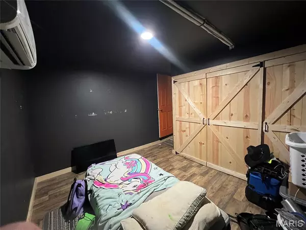 Bowling Green, MO 63334,108 Hillcrest DR