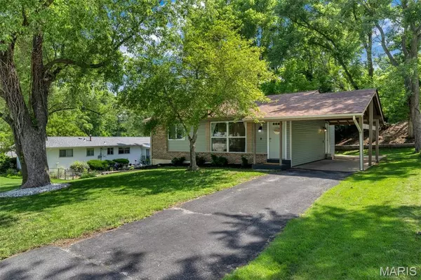 Maryland Heights, MO 63043,2750 Arrow Heights DR