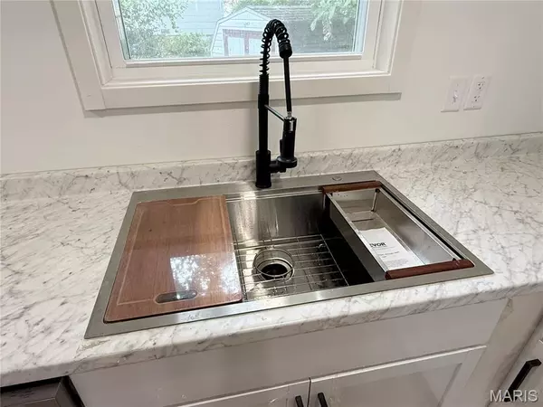 1103 E 3rd ST, Salem, MO 65560