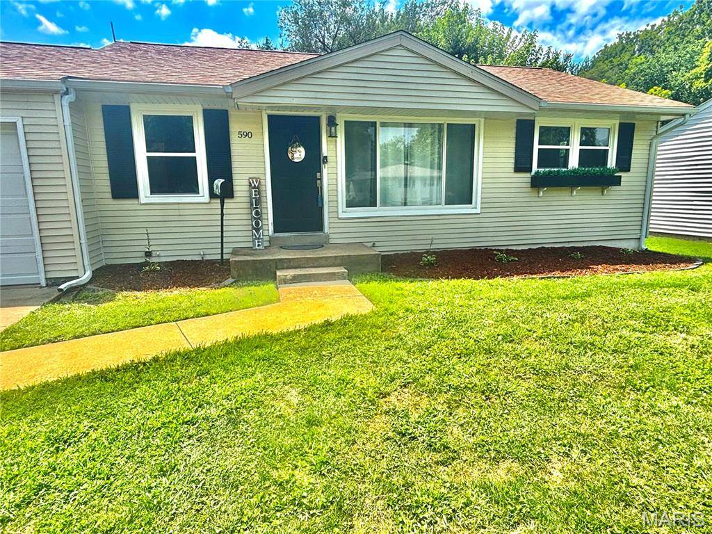 590 S Castello ST, Florissant, MO 63031