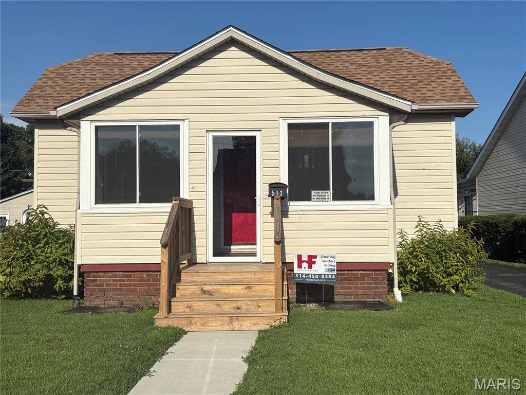 512 S Vine ST, O'fallon, IL 62269