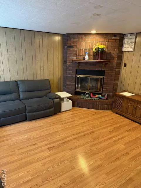 Florissant, MO 63033,1805 Aqueduct DR