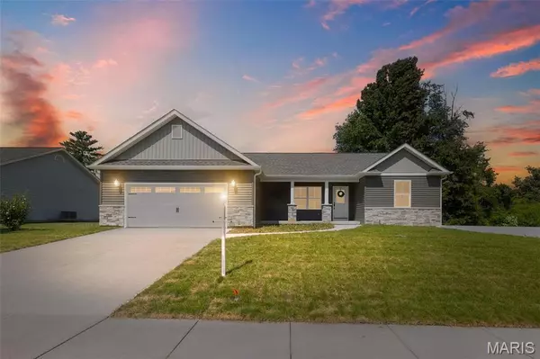 6404 Winter CT, Godfrey, IL 62035